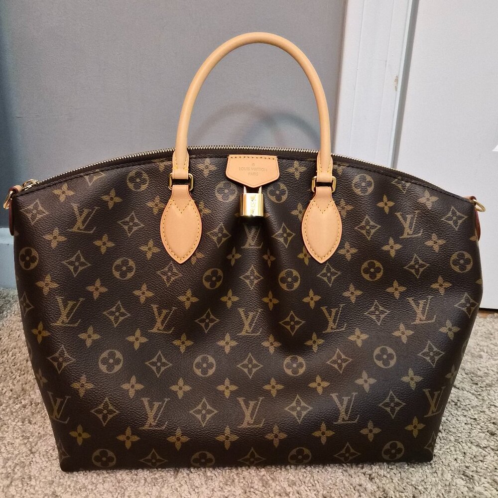 Louis Vuitton Medium-sized Purse